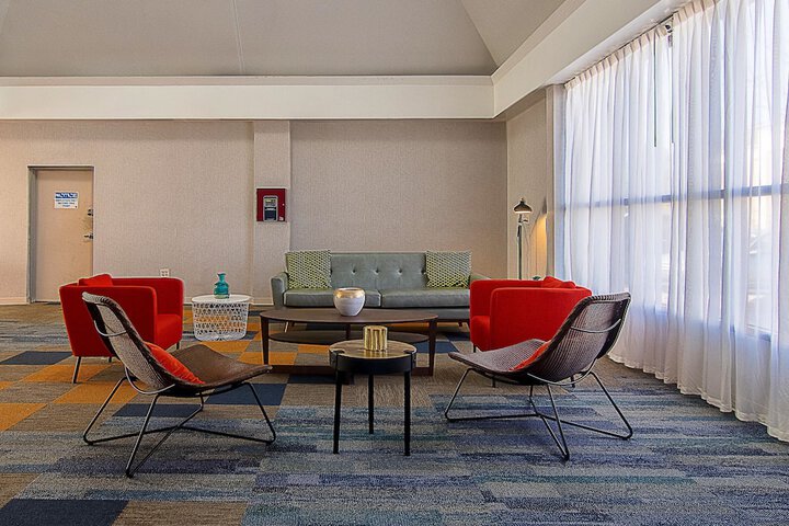 Hotel Interior 9 of 33