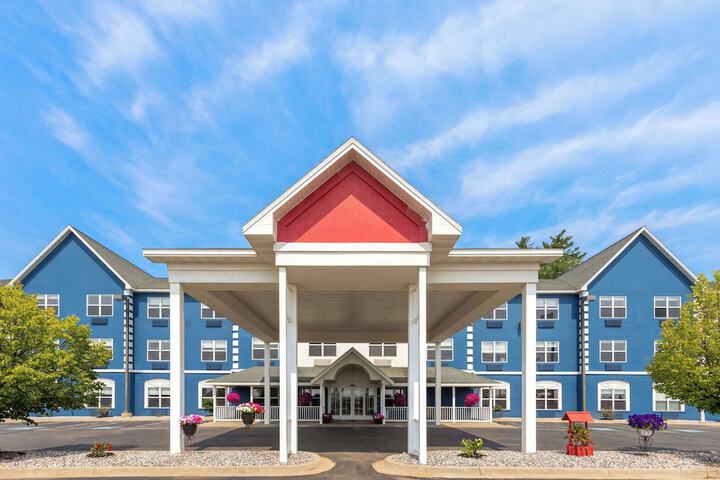 Hotel 4 of 49