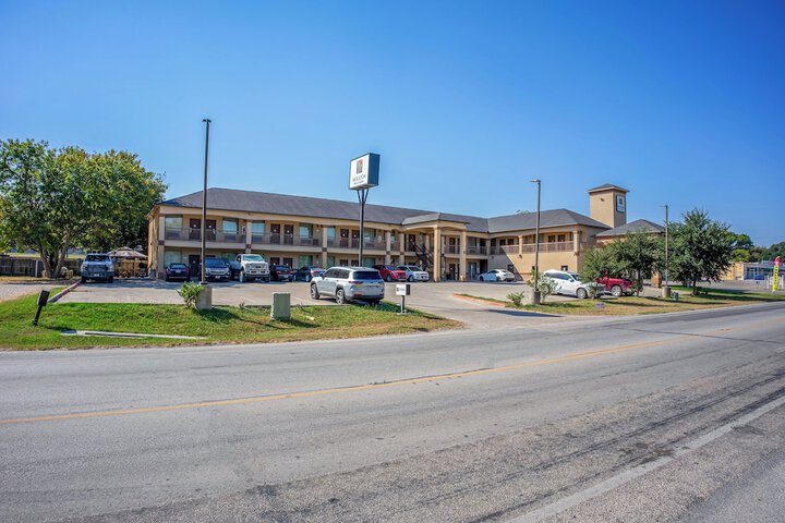 Hotel 6 of 50