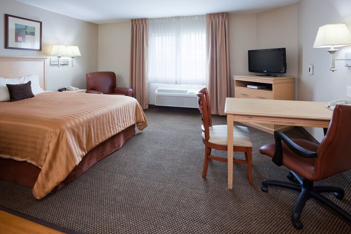 Room 13 of 28