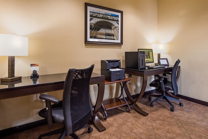 Best Western Windsor Pointe Hotel & Suites-Frost Bank Center