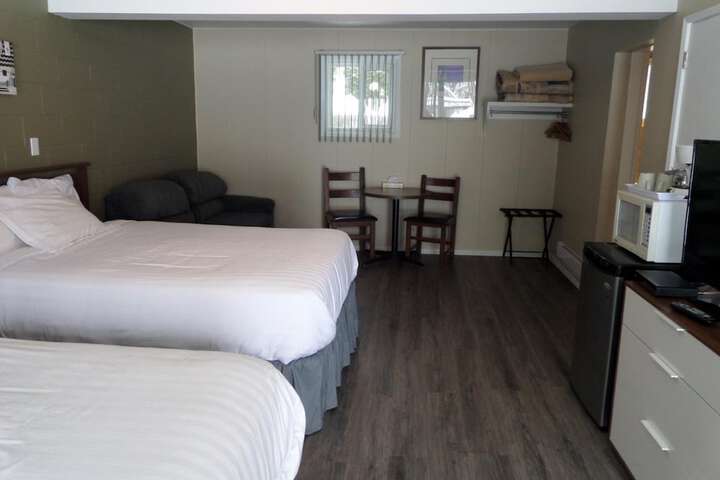Ray Lyn Motel