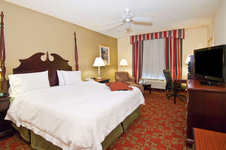 Room 25 of 48