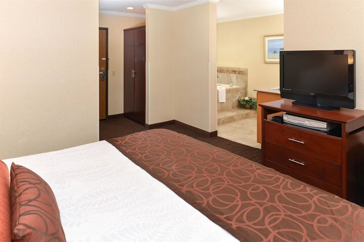 Best Western Plus Landmark Inn