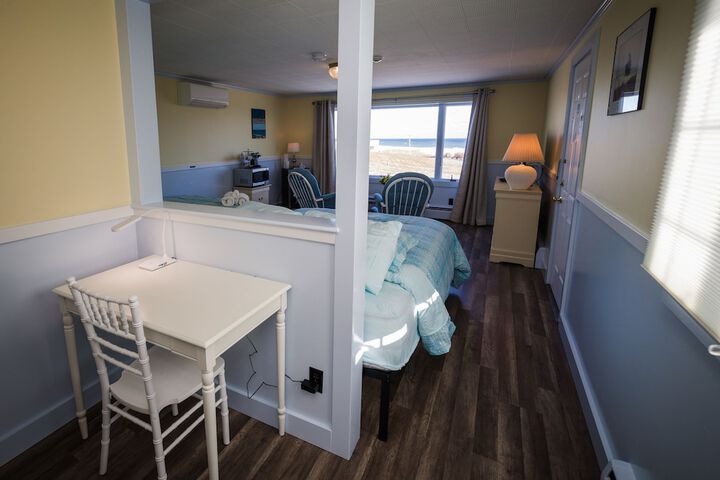 Room 8 of 32