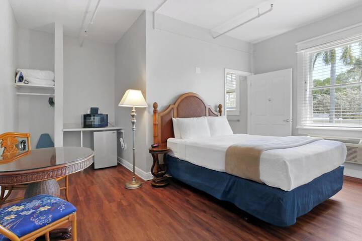 Crystal Bay Historic Hotel