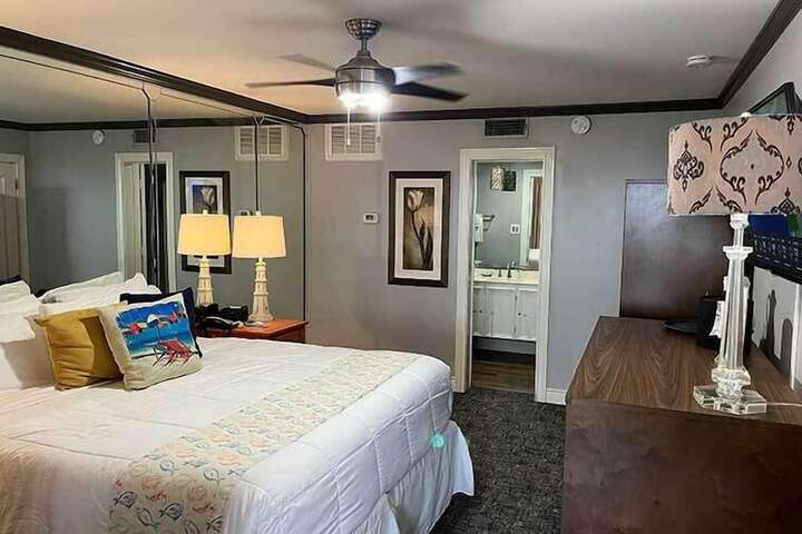 Gaidos Seaside Inn