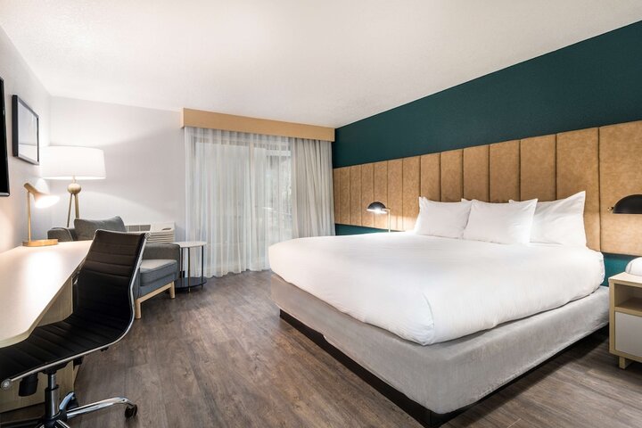 Room 35 of 92