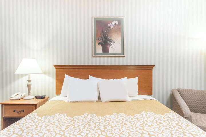 Room 14 of 19