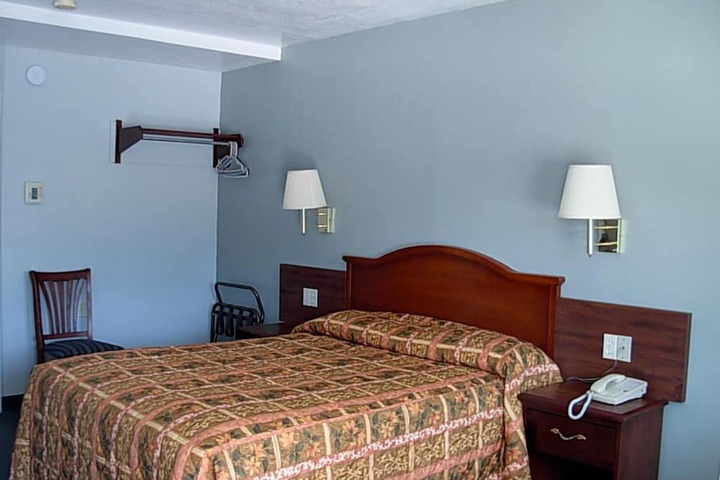 Economy Inn