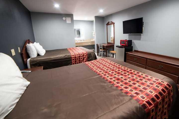 Room 17 of 32