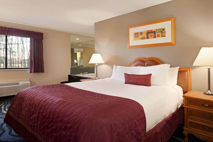 Room 18 of 27