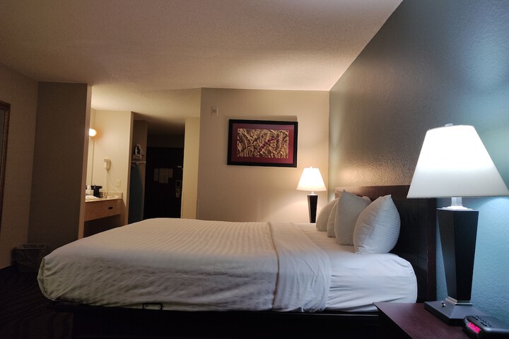 Room 9 of 19