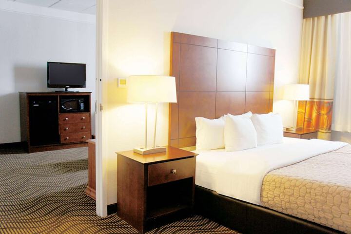 Room 18 of 28