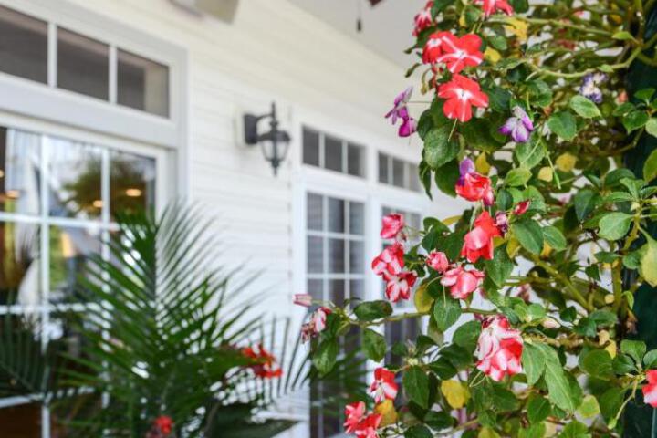 Barren Breeze Bed and Breakfast