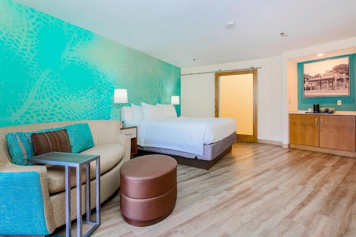 Courtyard by Marriott San Diego Del Mar / Solana Beach