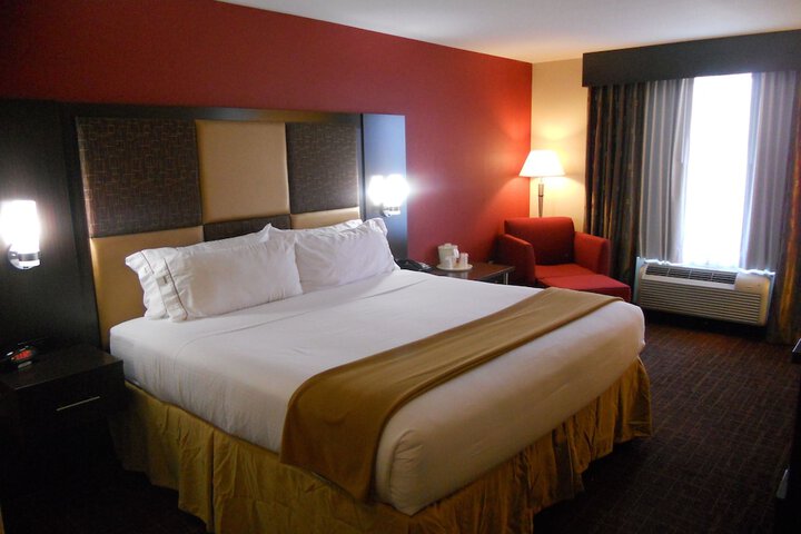 Room 16 of 36