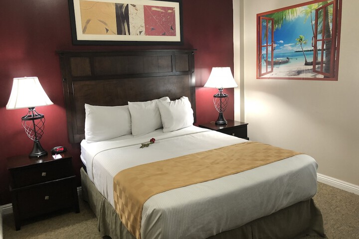 Room 33 of 47