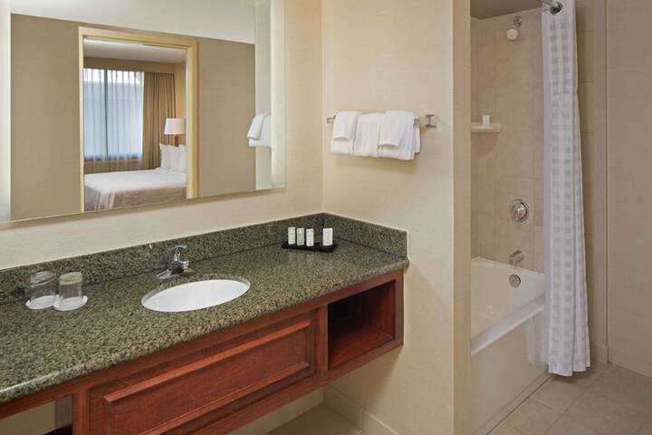 Embassy Suites Hotel Winston-Salem