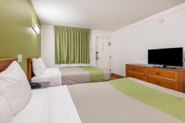 Room 30 of 34
