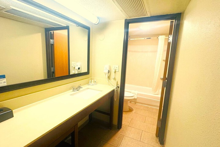 Room 22 of 50
