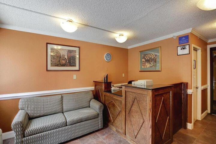 Room 12 of 28