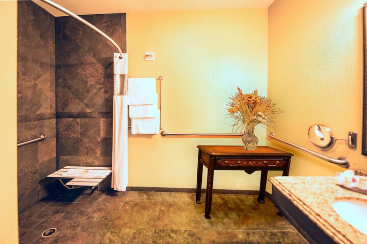 La Quinta Inn & Suites by Wyndham Marble Falls