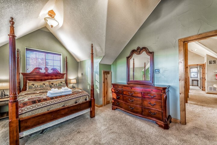 Room 32 of 41