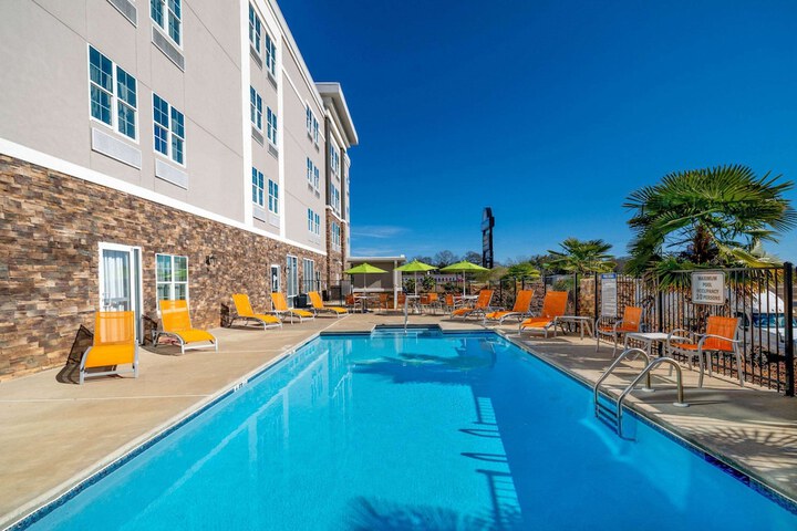 La Quinta Inn & Suites by Wyndham Forsyth