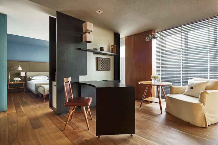 Room 10 of 56