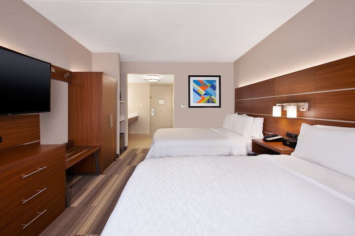 Holiday Inn Express Fairfax - Arlington Boulevard by IHG