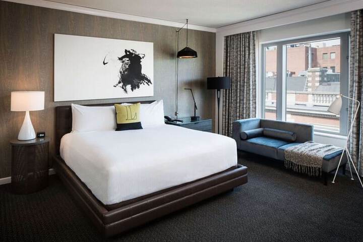 The Logan Philadelphia Curio Collection by Hilton