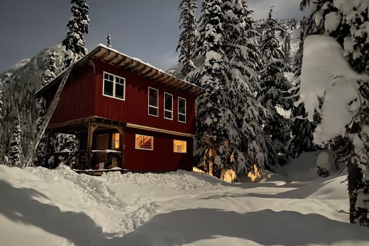 Snowy Mountain Lodge