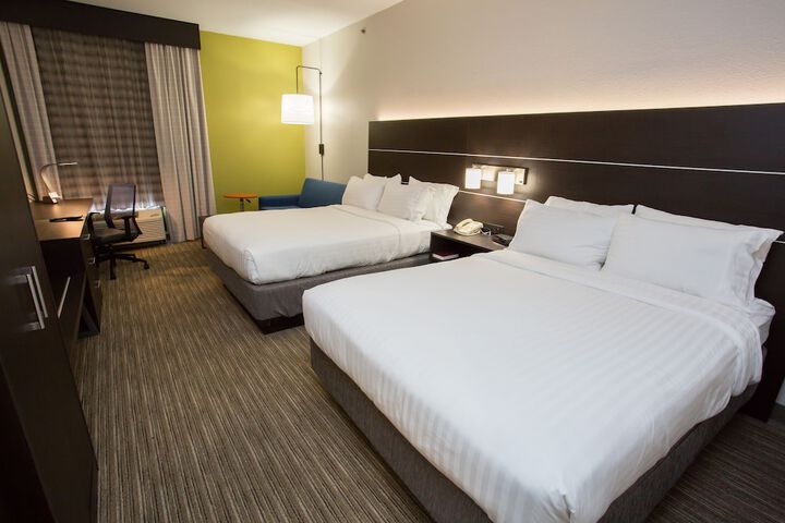 Room 44 of 75