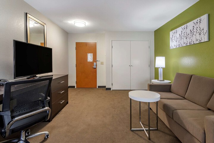 Room 13 of 29