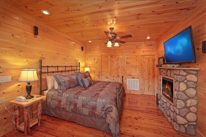 Room 4 of 32