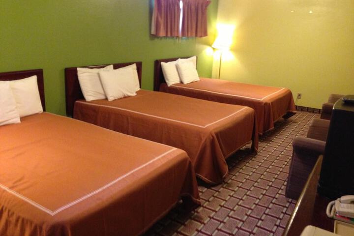 Room 15 of 40