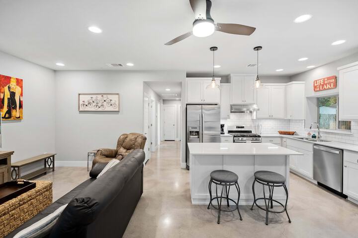 Peaceful Cottage w / Grill Mins to Lake Travis