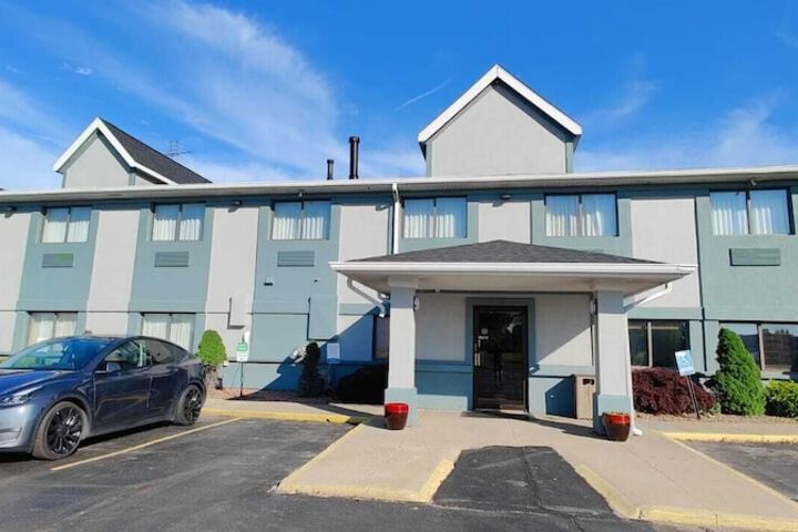 Quality Inn & Suites Benton Harbor - St. Joseph