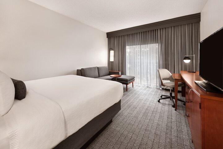 Room 34 of 48