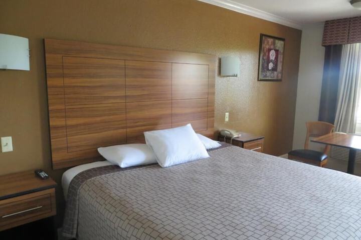 Room 10 of 31