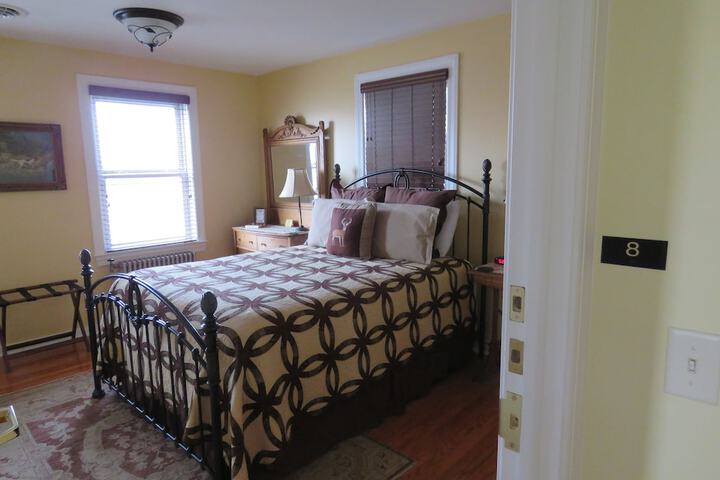 Room 34 of 64