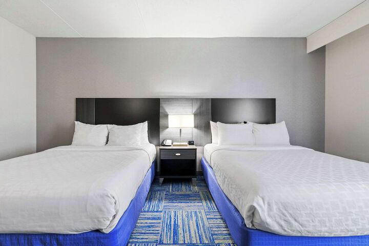 Room 16 of 62