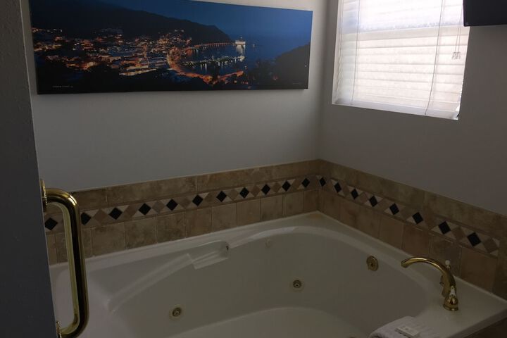 Room 102 of 162
