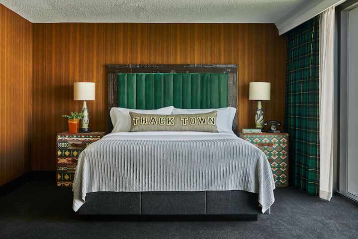 Room 8 of 28