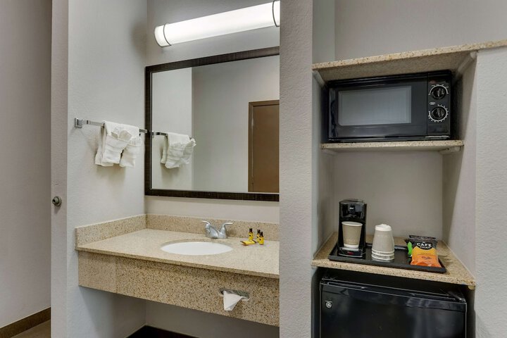 Room 8 of 37