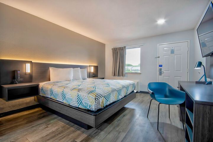 Room 15 of 25