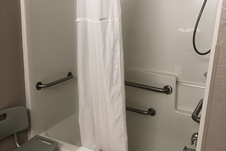 Room 16 of 37