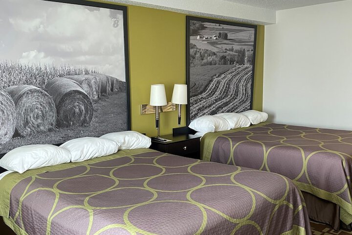 Super 8 by Wyndham Independence IA