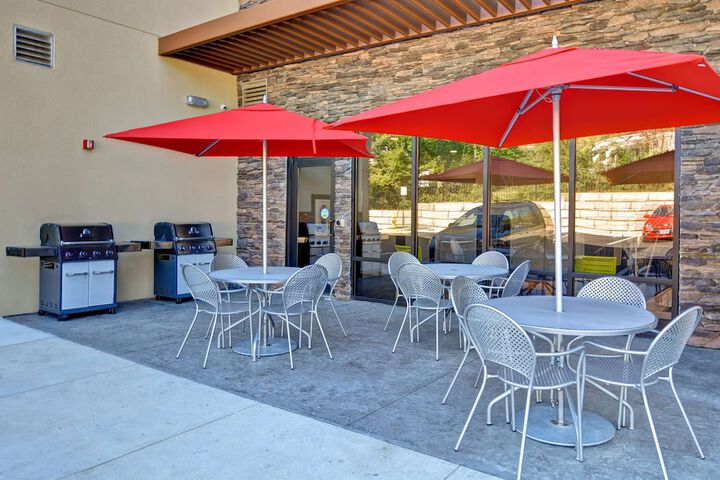 Terrace/Patio 38 of 39